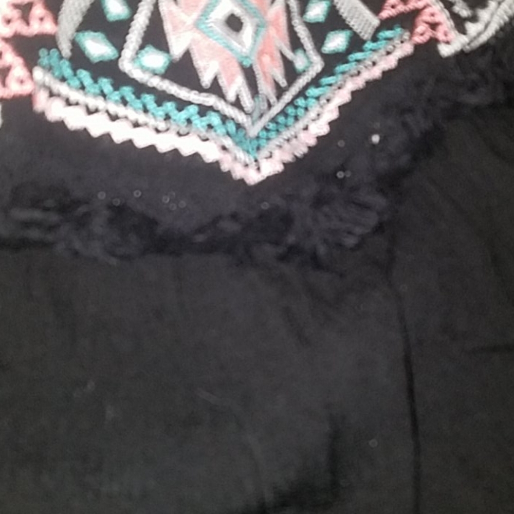 👻EUC- Aztec top - Picture 3 of 5
